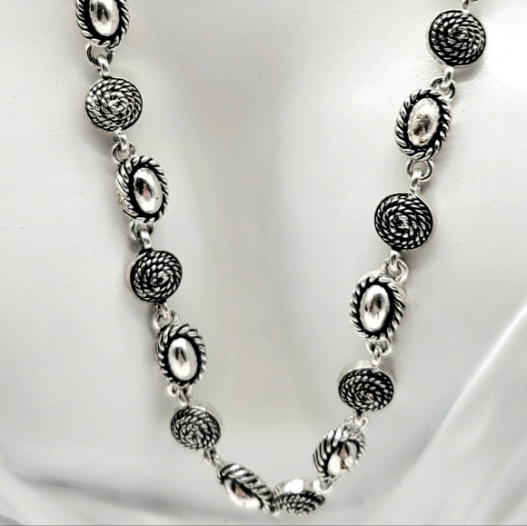 90s Vintage Long Avon Silver Tone Necklace w/ Rope Detailing and Extender Chain - Picture 2 of 6